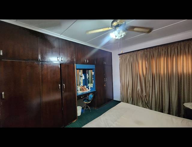 4 BEDROOM FREESTANDING FOR SALE IN RAISETHORPE